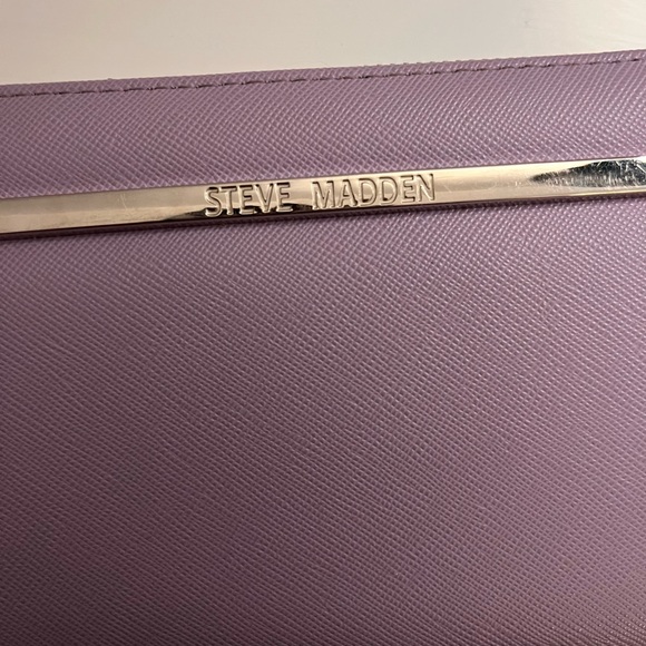 Steven madden wristlet, lavender, - Picture 2 of 5